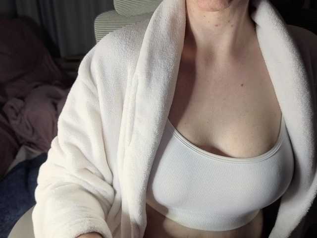 CreamyWoman live cam on BongaCams