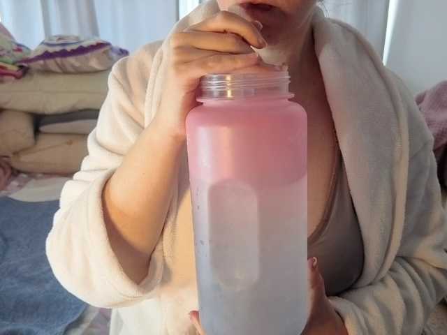 CreamyWoman live cam on BongaCams
