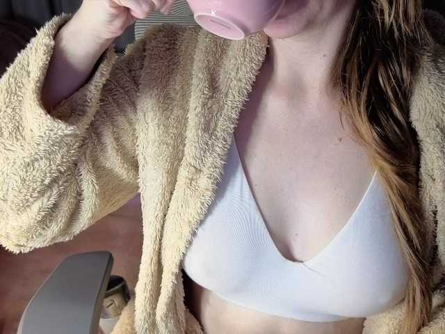 CreamyWoman live cam preview
