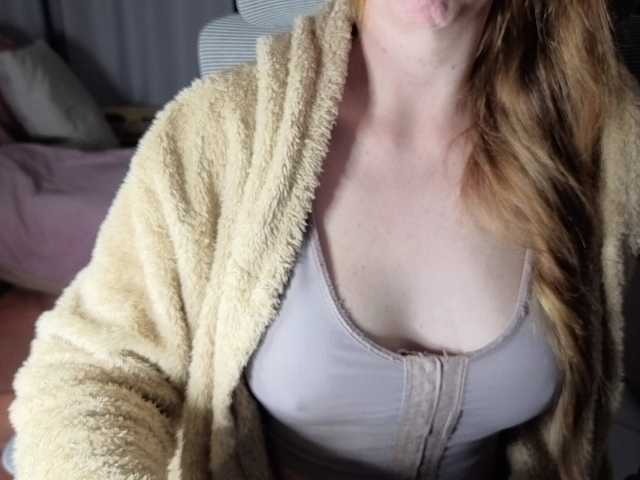 CreamyWoman live cam on BongaCams