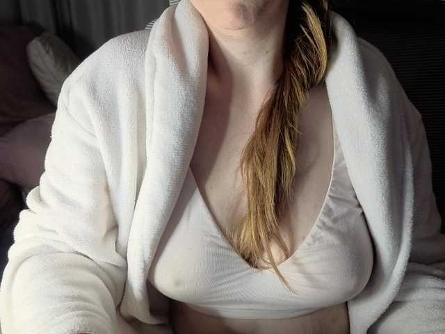 PassionateMommy live cam