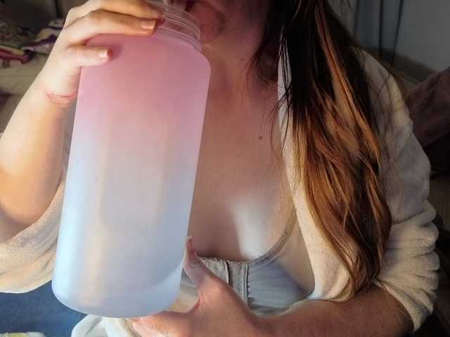 CreamyWoman live cam on BongaCams