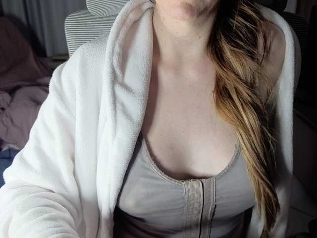 CreamyWoman live webcam show