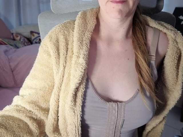 CreamyWoman live cam on BongaCams
