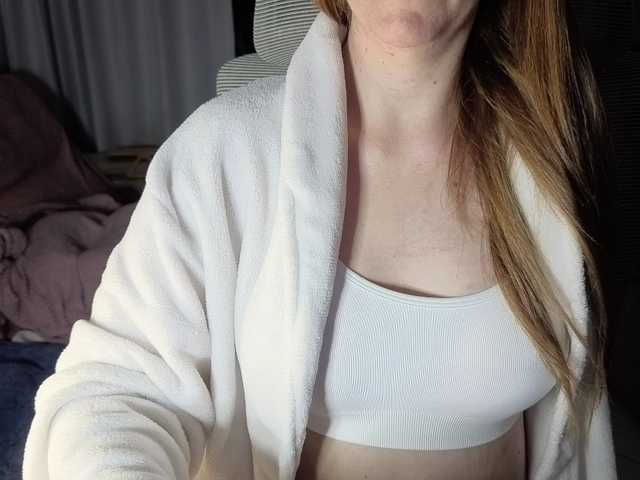 CreamyWoman live cam on BongaCams