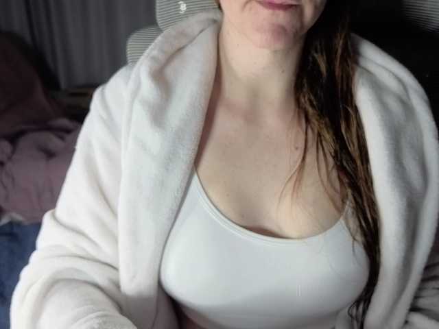 CreamyWoman live webcam show