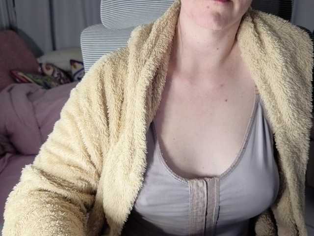 CreamyWoman live cam on BongaCams