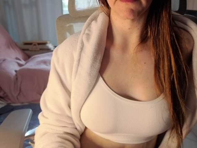 CreamyWoman live cam on BongaCams