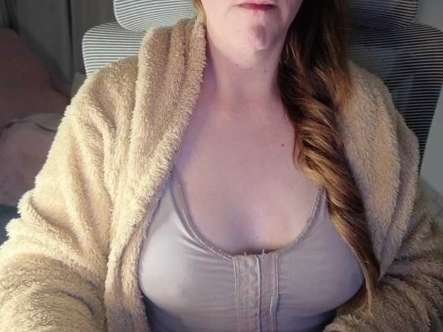 CreamyWoman live cam on BongaCams