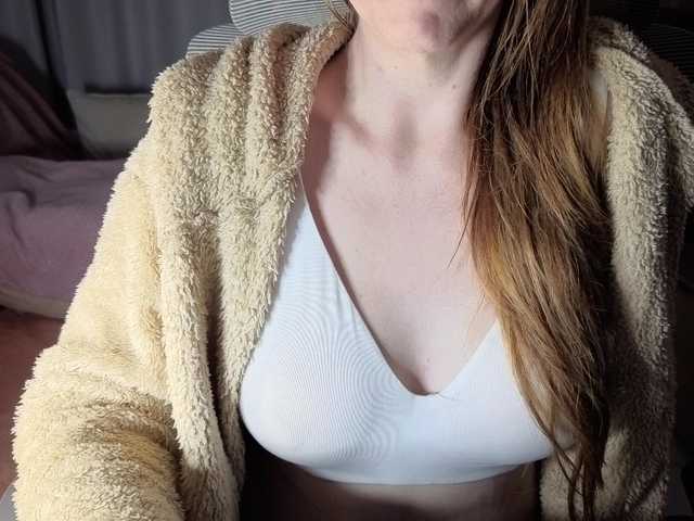 CreamyWoman live cam on BongaCams