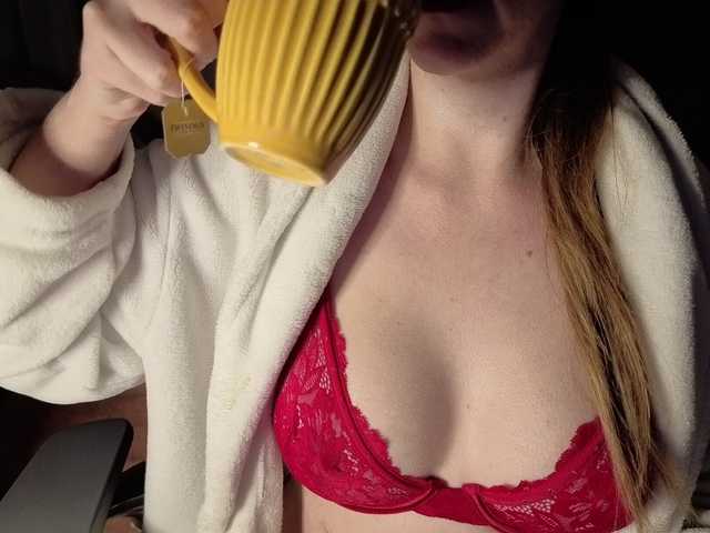 CreamyWoman live cam on BongaCams