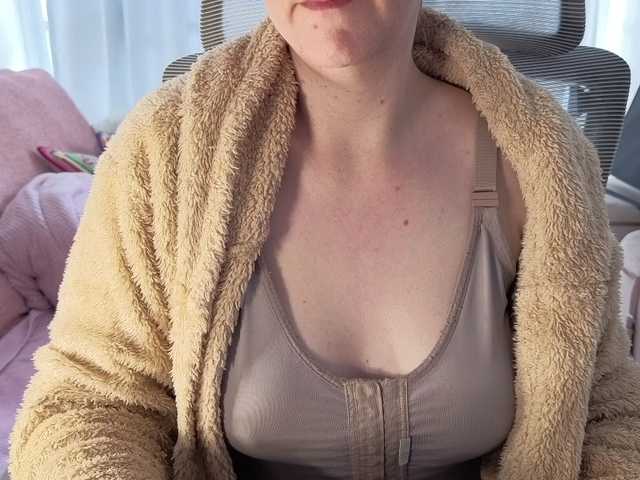 CreamyWoman live cam on BongaCams