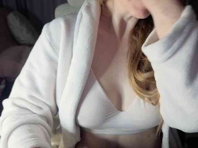 PassionateMommy webcam