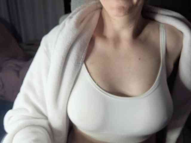 PassionateMommy webcam