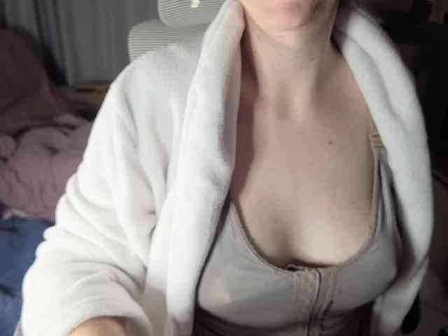 PassionateMommy webcam