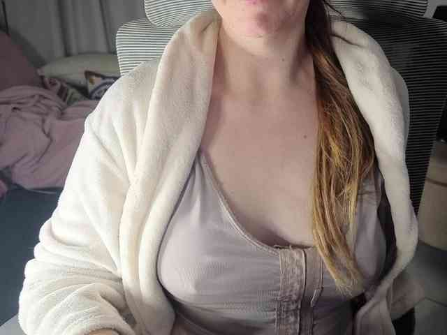 PassionateMommy webcam