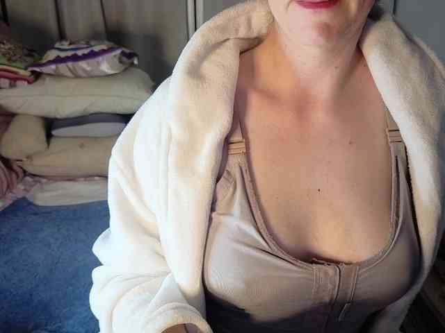 PassionateMommy webcam