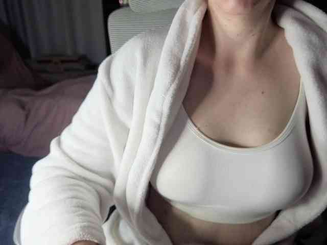 PassionateMommy webcam