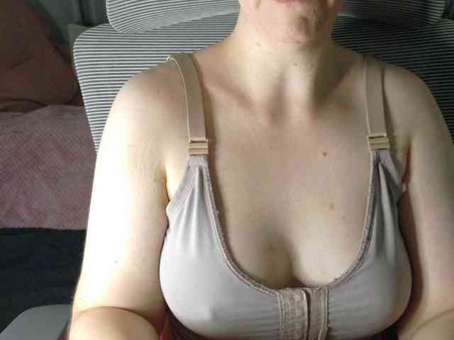 PassionateMommy webcam