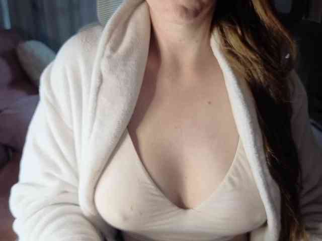 PassionateMommy webcam