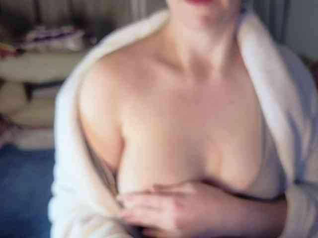 PassionateMommy webcam