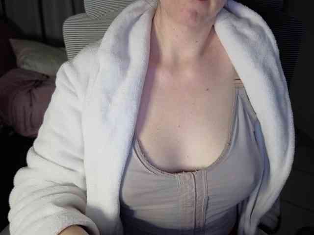 PassionateMommy webcam