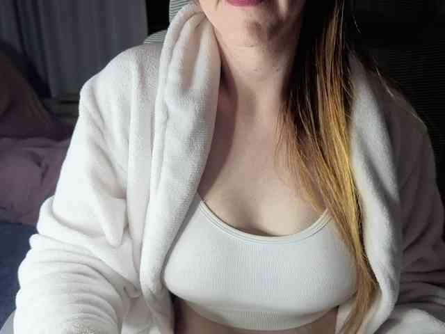PassionateMommy webcam