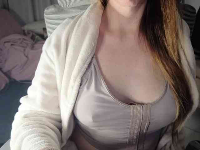 PassionateMommy webcam