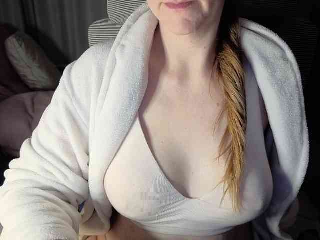 PassionateMommy webcam