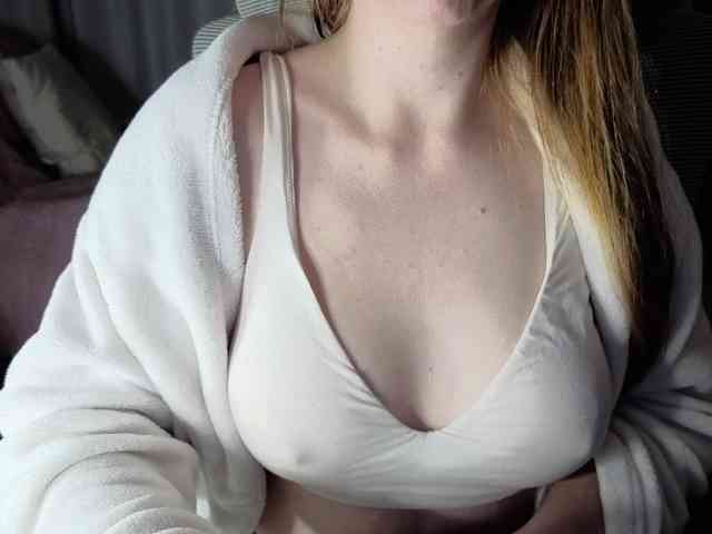PassionateMommy webcam