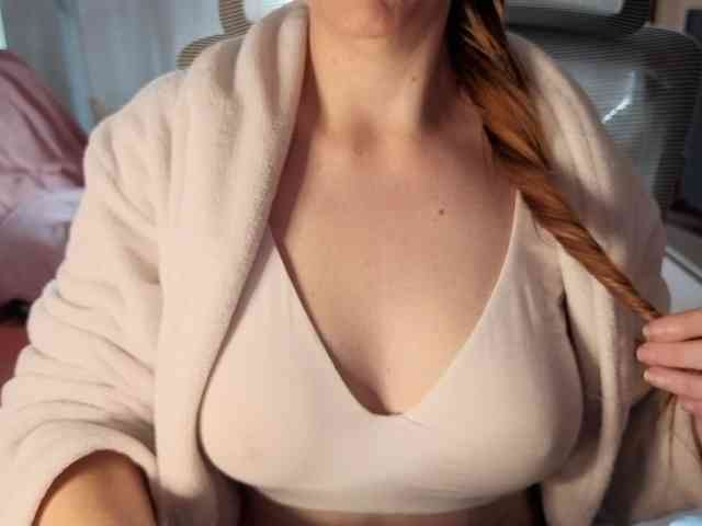 PassionateMommy webcam