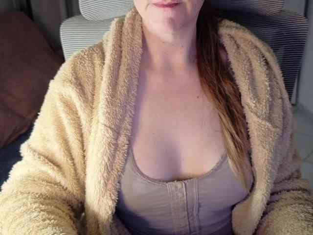 PassionateMommy webcam