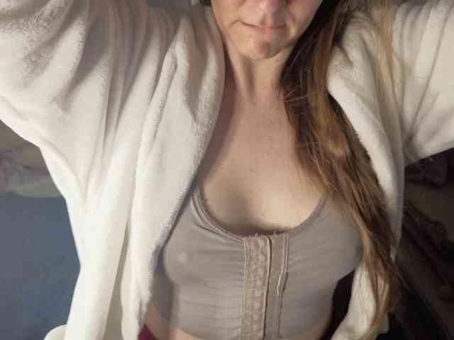 PassionateMommy webcam