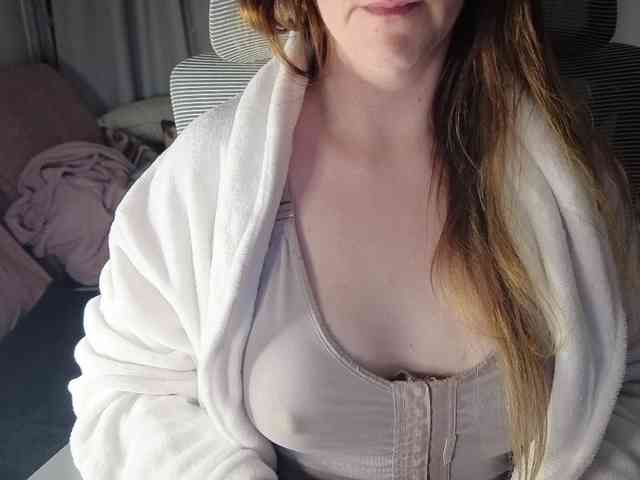 PassionateMommy webcam