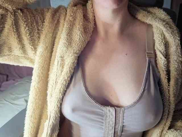 PassionateMommy webcam