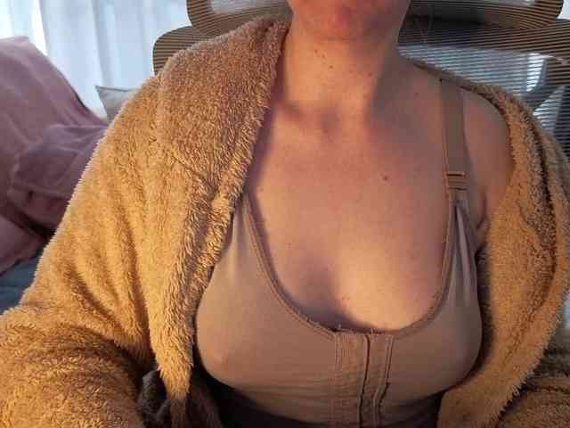 PassionateMommy webcam