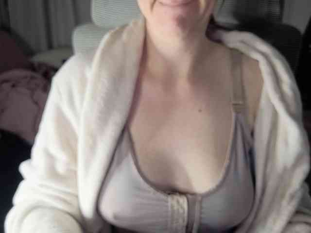 PassionateMommy webcam
