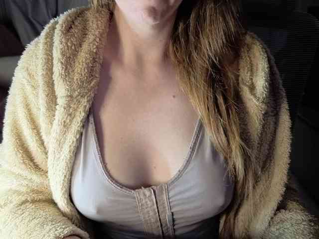 PassionateMommy webcam