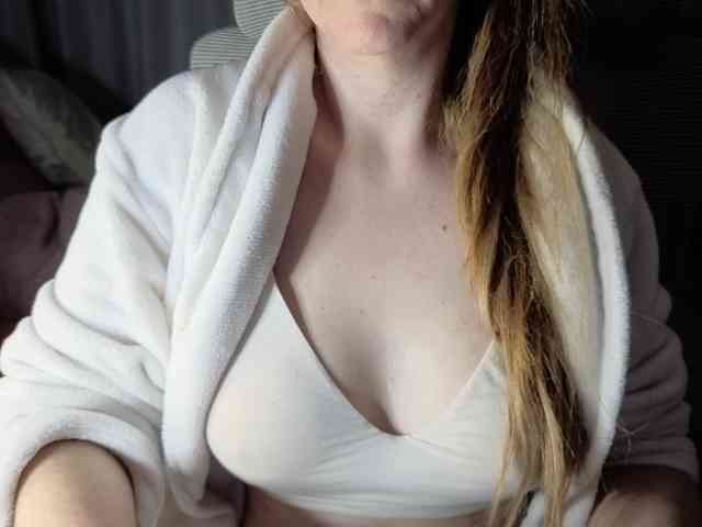 PassionateMommy webcam