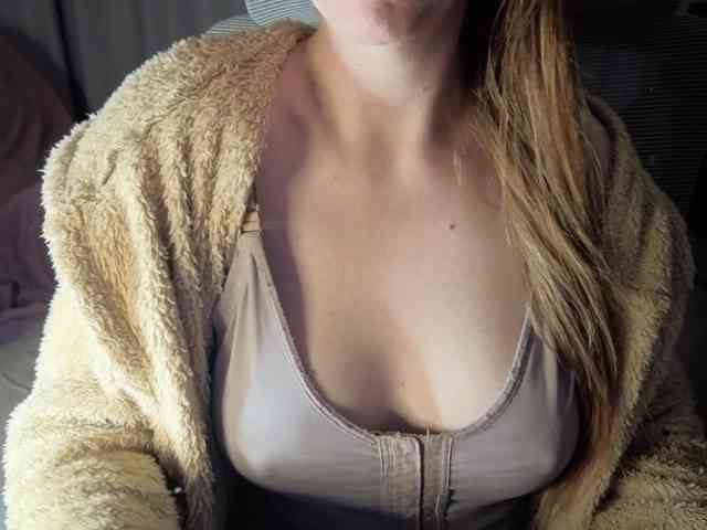PassionateMommy webcam