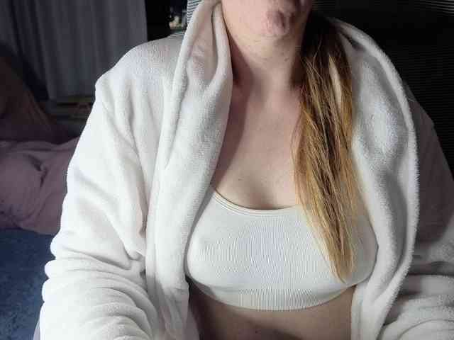 PassionateMommy webcam