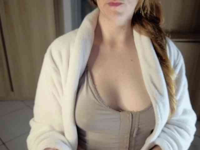 PassionateMommy webcam