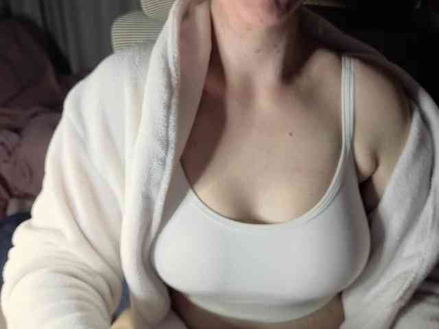 PassionateMommy webcam