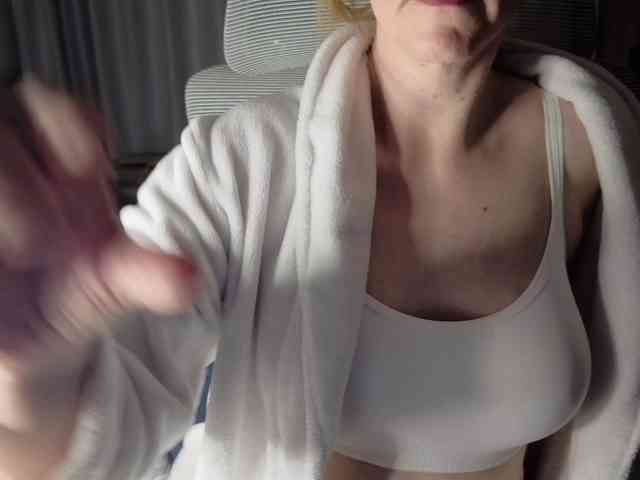 PassionateMommy webcam