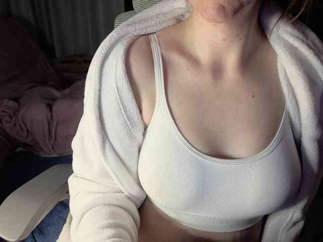PassionateMommy webcam