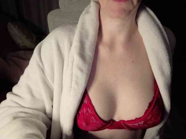 PassionateMommy webcam