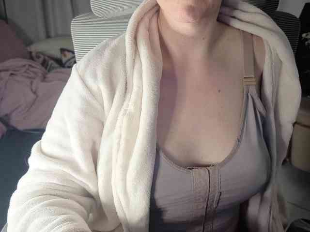 PassionateMommy webcam