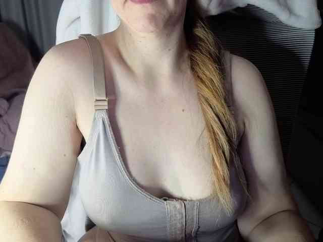 PassionateMommy webcam