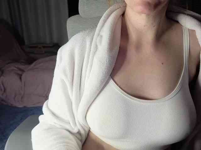PassionateMommy webcam