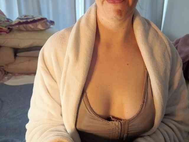 PassionateMommy webcam